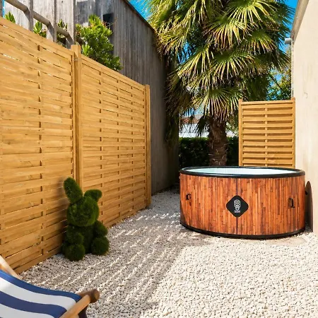 Hébergement de vacances L'oasis Secrète - Jacuzzi&jardin Privatif Rezé